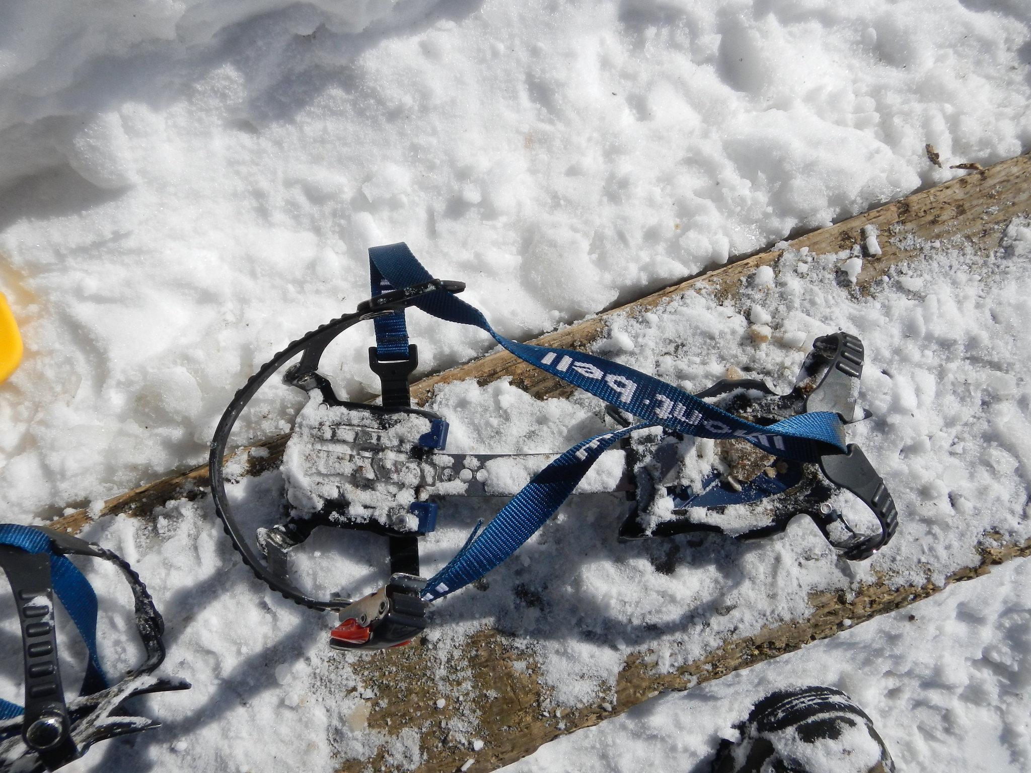 アイゼンおすすめ8選｜12本爪は本格雪山登山向き！選び方や装着方法は